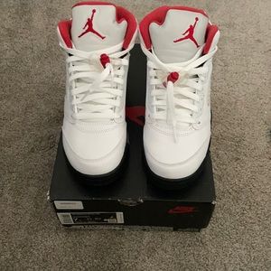2020 Fire Red 5s size 7